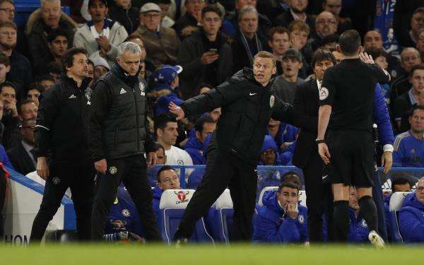 صراع خارج الخطوط بين مورينيو وكونتي