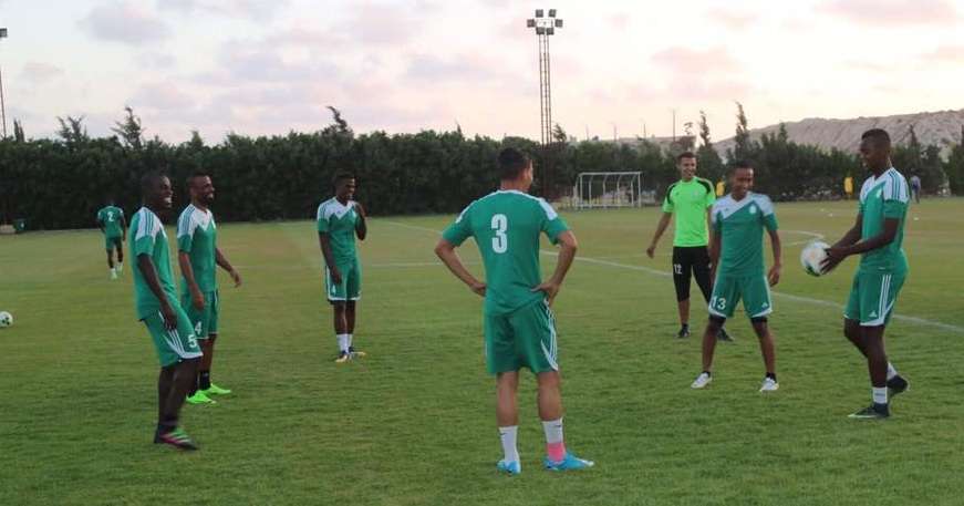 لاعبو الأهلي طرابلس