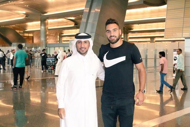 مارديك مع مدير فريق العربي عادل البصيري