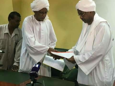 جانب من توقيع الاتفاقية