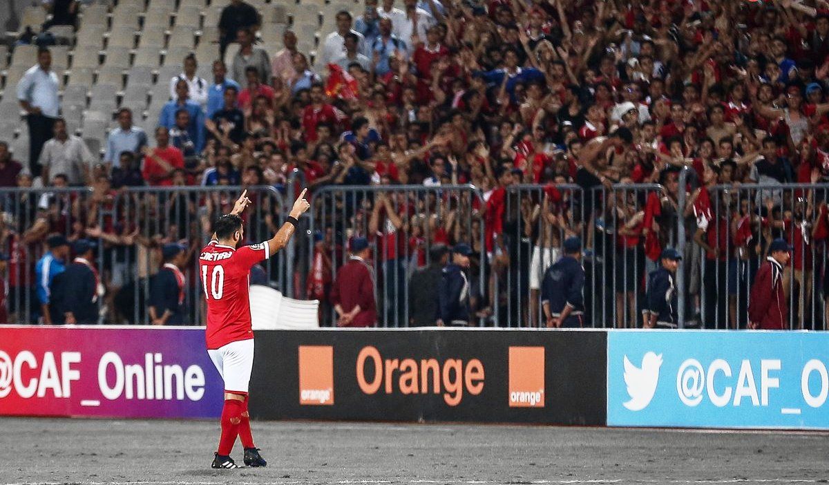  عماد متعب يرد التحية لجماهير الأهلي