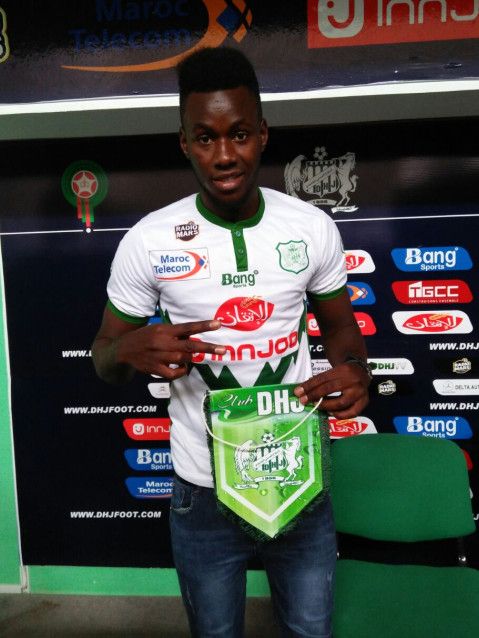  بكاري نجاي أثناء تقديمه