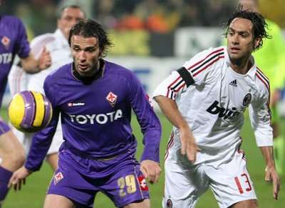 صورة من لقاء ميلان و الفيولا في 2008 بشهر فبراير