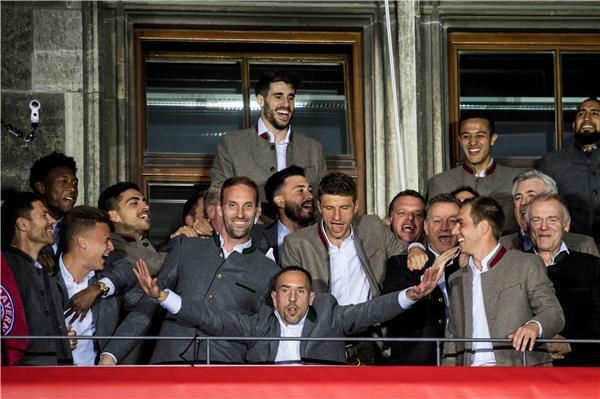 جانب من تتويج بايرن ميونيخ بلقب الدوري الأخير