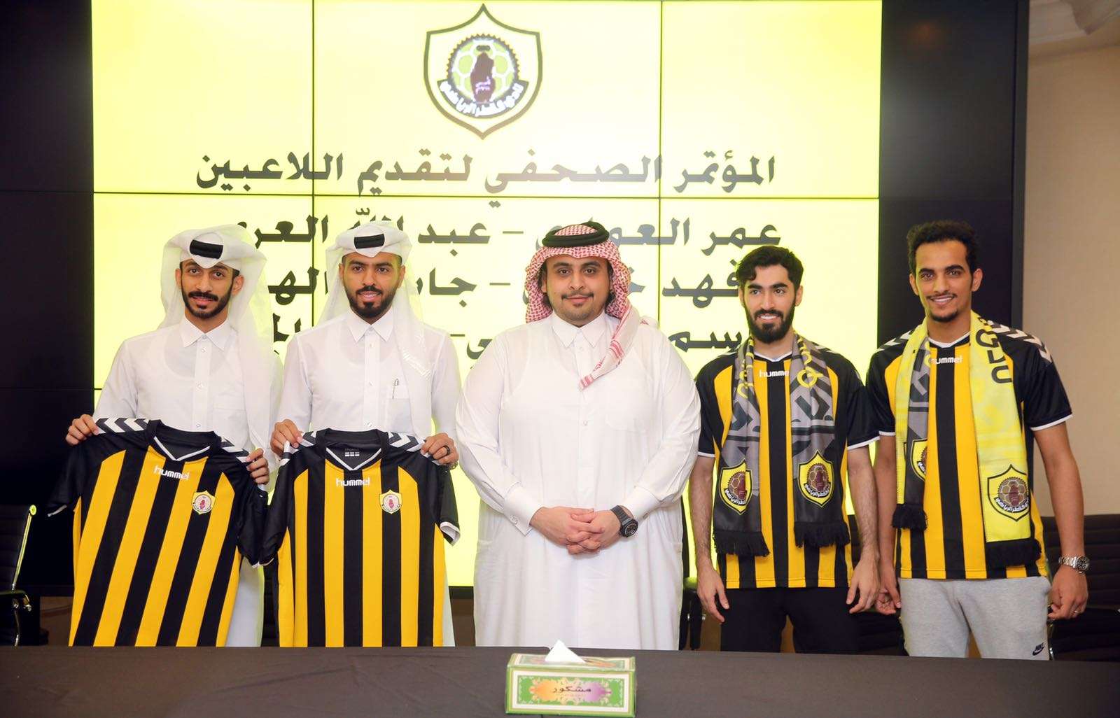 خلال تقديم اللاعبين