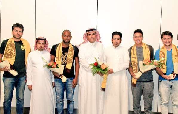 من تقديم اللاعبين