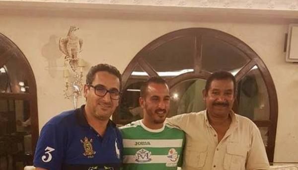  مروان تاج بعد توقيع العقد