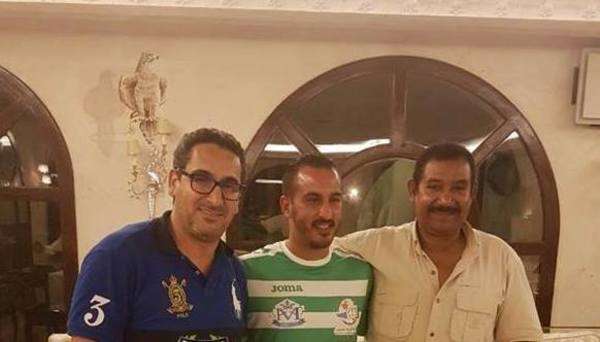  مروان تاج بعد توقيع العقد