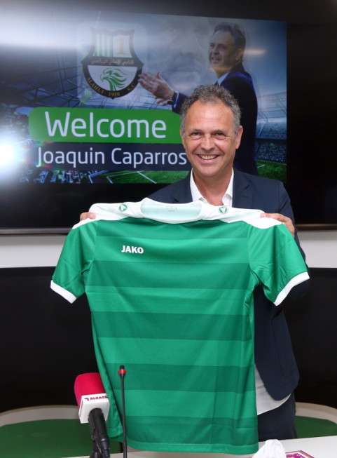 كاباروس أثناء تقديمه