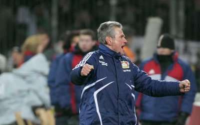 هاينكز يقود فريق ليفركوزن إلى احتلال صدارة الدوري الألماني قبل الأجازة الشتوية للمسابقة 