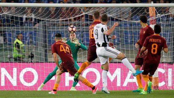 تشيزني أمام يوفنتوس