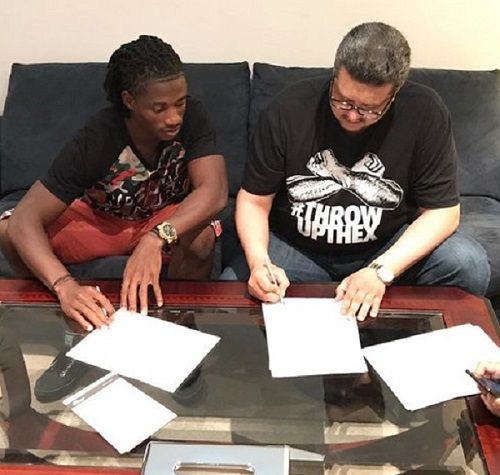 رئيس النصر يوقع عقد جيبور