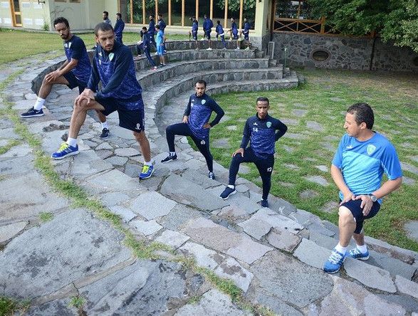 جانب من تدريبات نادي الفتح