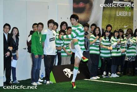 تقديم اللاعب الكوري (صورة من موقع النادي)