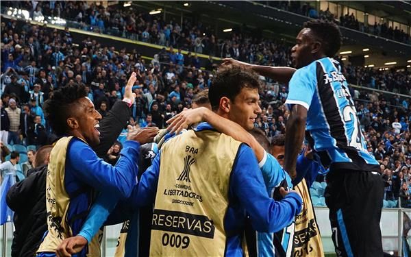 فرحة لاعبي جريميو (أرشيفية)