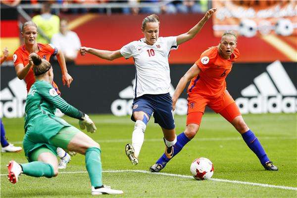 جانب من مباراة هولندا والنرويج