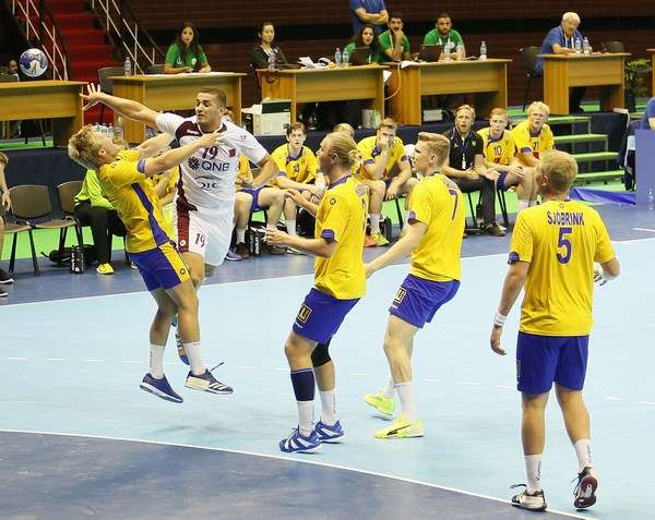 المنتخب القطري أمام السويد