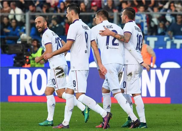 بيرناردسكي مع لاعبي فيورنتينا