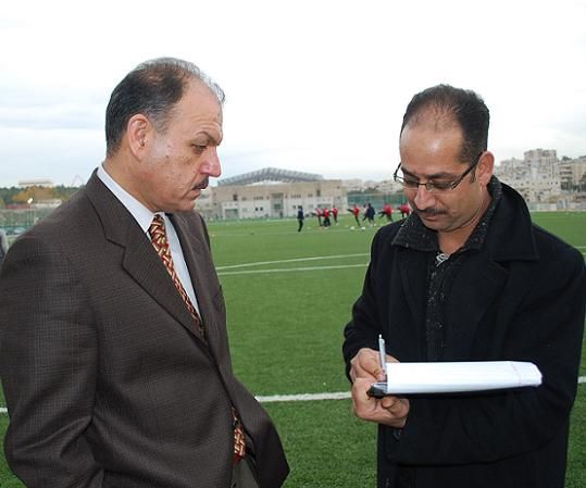 السيد حسام صوافطة ولقاء مع المدير الفني لمنتخب النشامى العراقي عدنان حمد