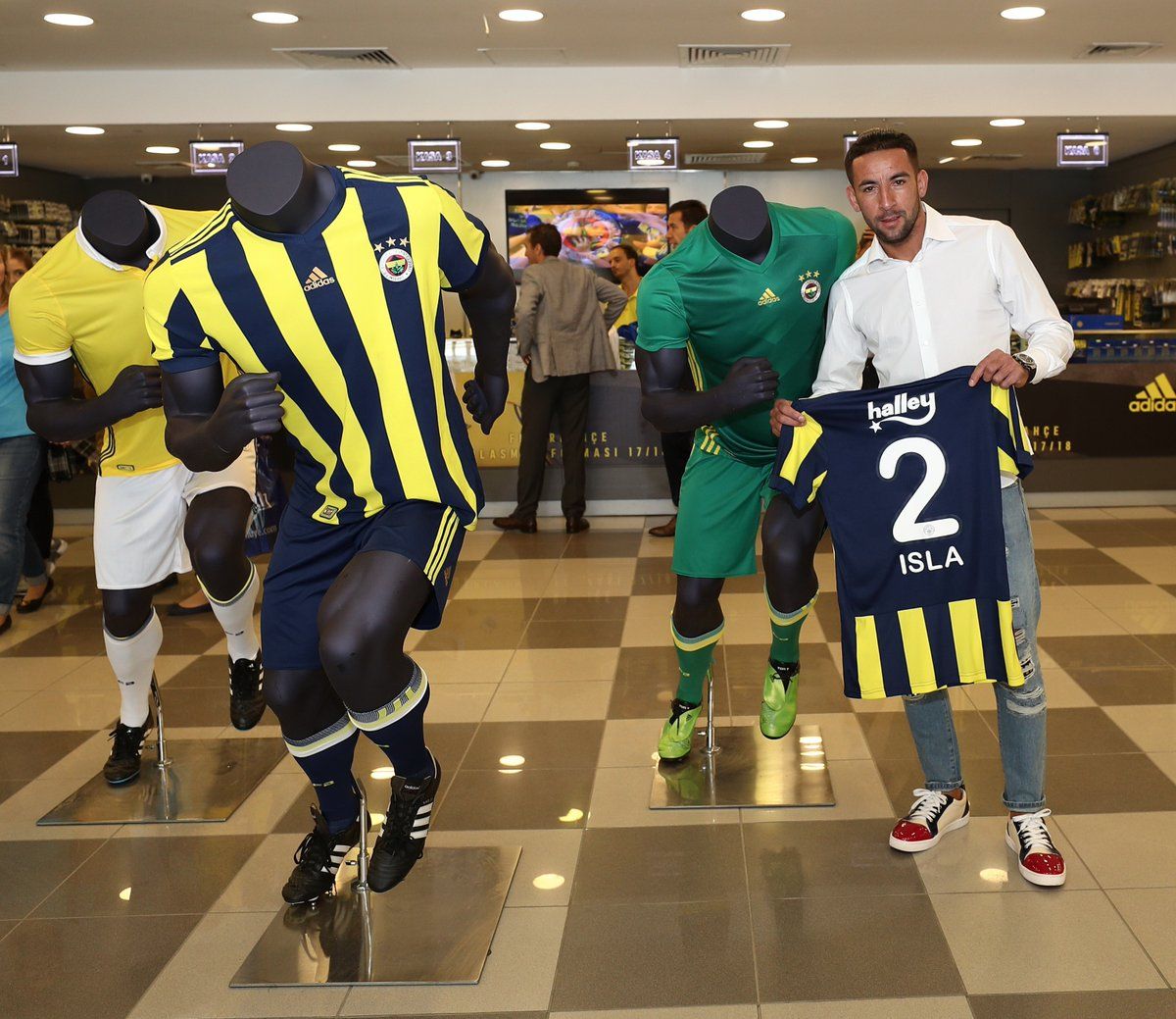 جانب من تقديم إيسلا