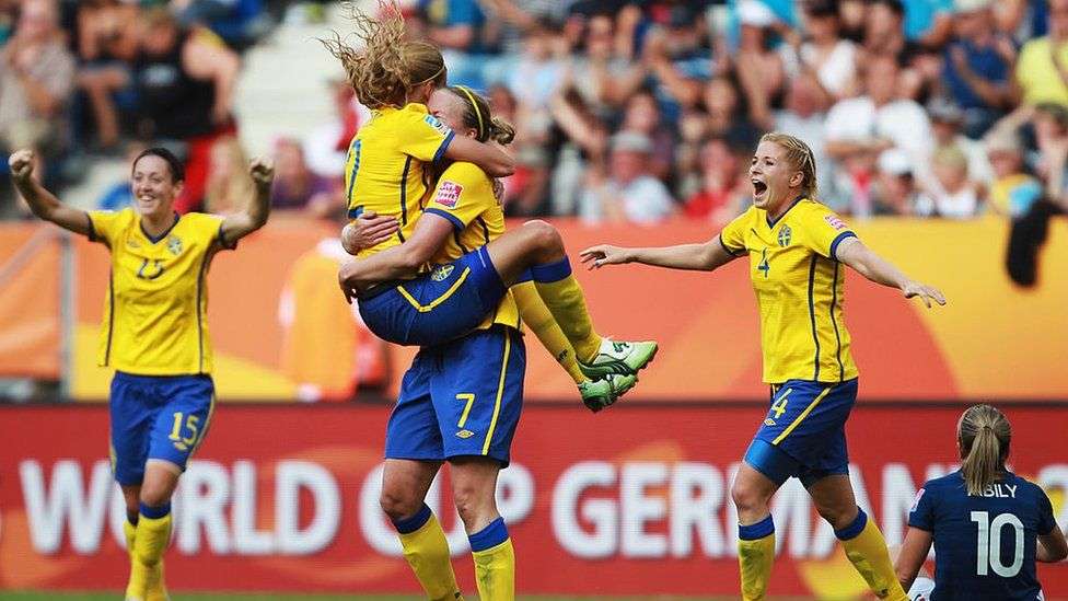 فرحة لاعبات السويد