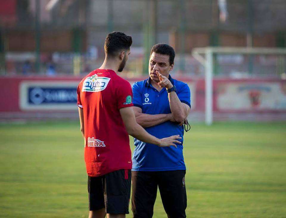 أزارو بجانب البدرى