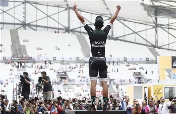 ?i=epa%2fathletics%2f2017-07%2f2017-07-22-06103746_epa