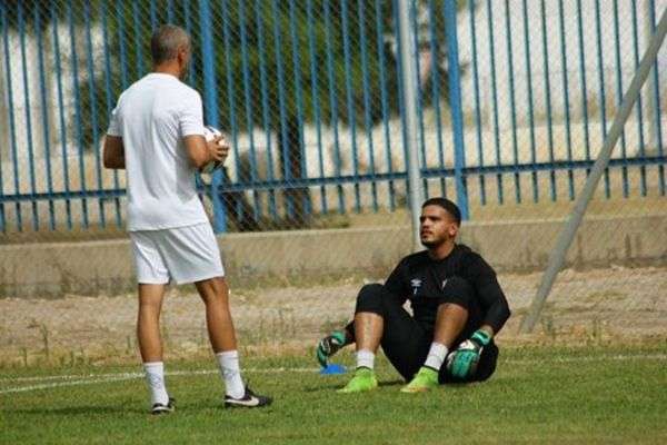 مدرب الحراس ستيفانو بوراتو مع الشرفي 