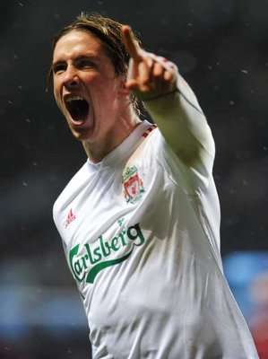 المهاجم الأسباني  فرناندو توريس صاحب هدف الفوز لفريق ليفربول