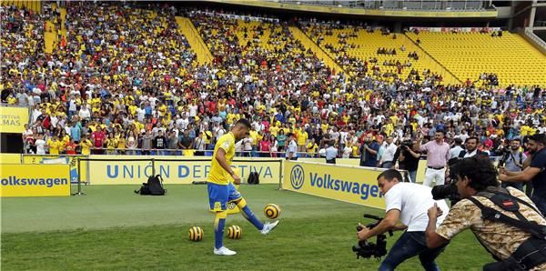 فيتولو أثار غضب جماهير إشبيلية