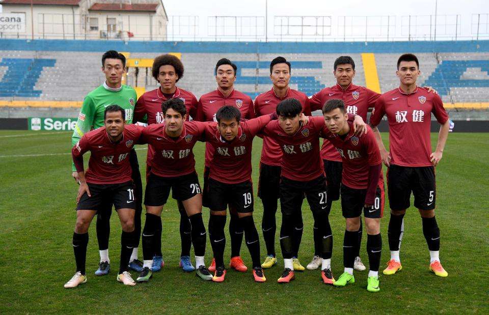 لاعبو تيانجين