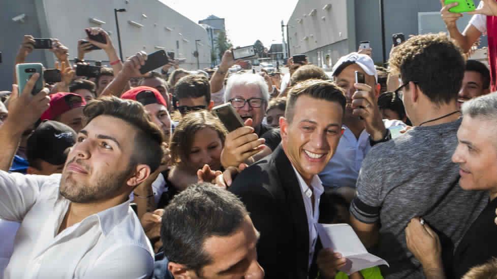 بيرنارديسكي وسط جماهير يوفنتوس