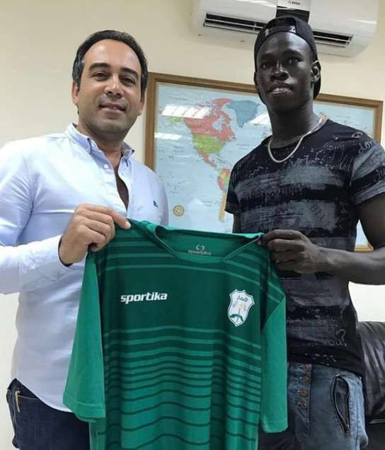  الحاج مالك أثناء تقديمه