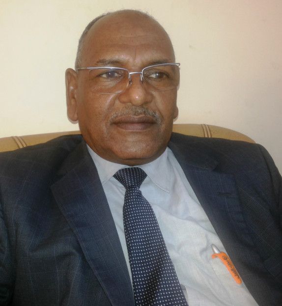  الدكتور الفاتح حسين