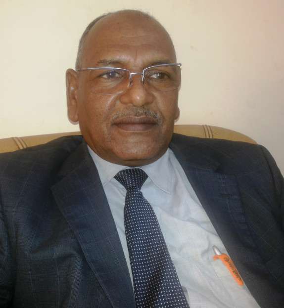 الدكتور الفاتح حسين