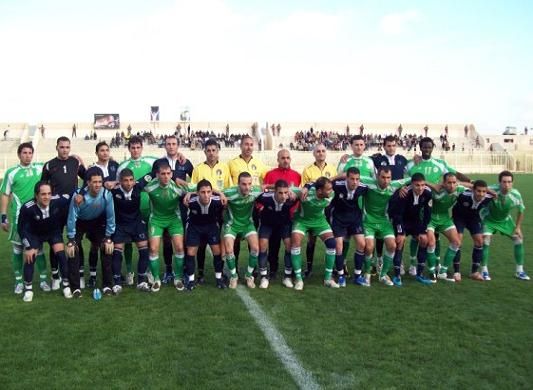 نجوم الفريقين في صورة جماعية