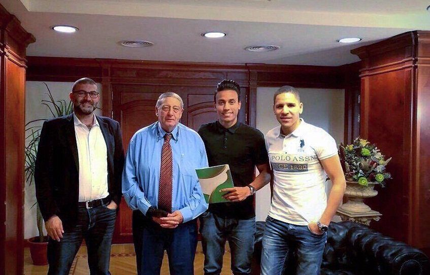 أحمد صبحي أثناء التوقيع للمقاصة