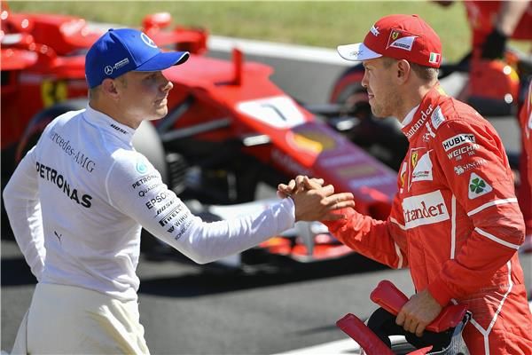 فيتل إلى اليمين