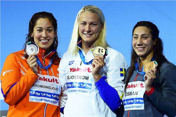  فريدة عثمان من منصة التتويج