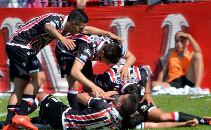 تشاكاريتا جيونيورز