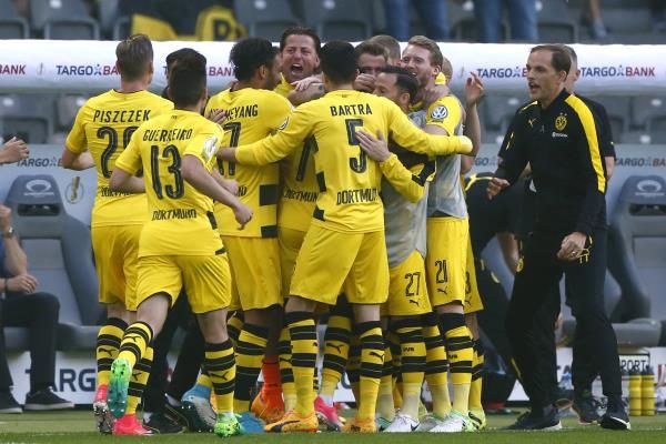 لاعبو بوروسيا دورتموند