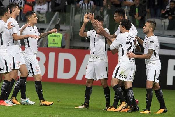 فرحة لاعبي كورينثيانز