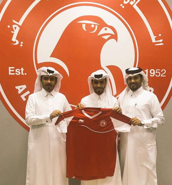 السميطي أثناء تقديمه