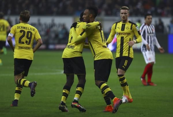 أوباميانج ألمح إلى رحيل زميله