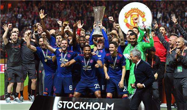  مانشستر يونايتد الفائز بالمسابقة
