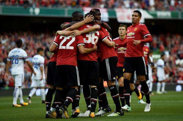 لاعبو مانشستر يونايتد