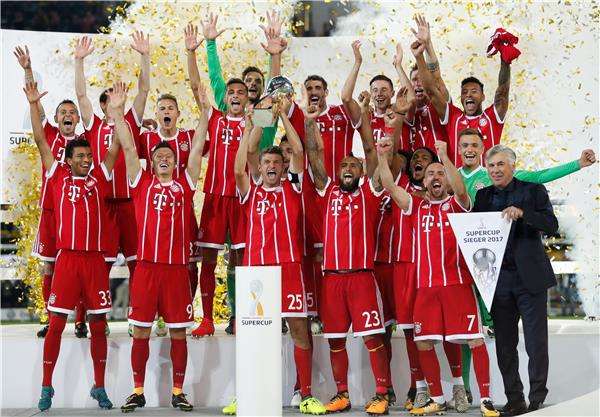 لحظة تتويج بايرن ميونيخ
