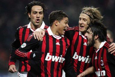 فرحة لاعبي الميلان بهدف تياغو سيلفا