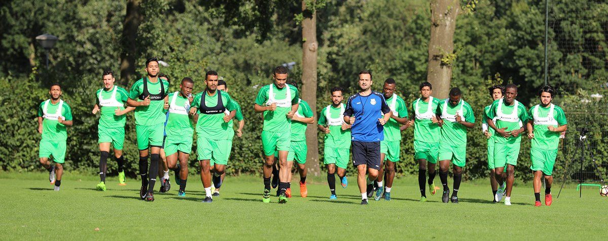 جانب من تدريبات الأهلي القطري