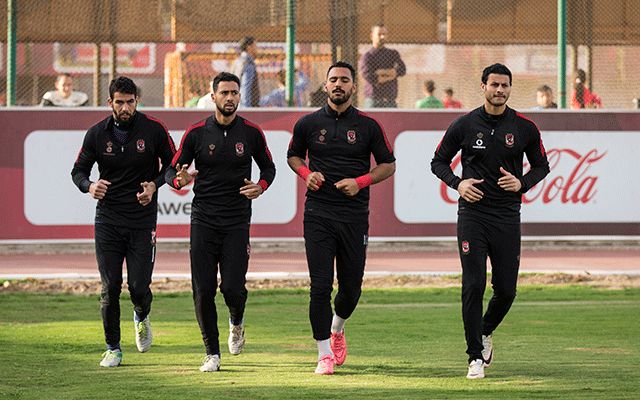 أحمد عادل مع حراس الأهلي